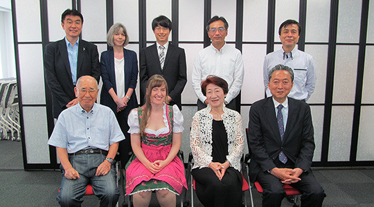 エヤップが友愛の支援に感謝